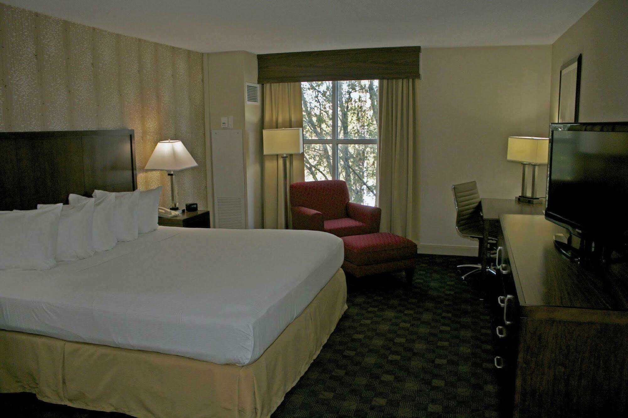 ดับเบิ้ลทรี บาย ฮิลตัน นอร์โฟล์ค แอร์พอร์ต Hotel นอร์ฟอล์ก ภายนอก รูปภาพ